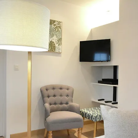 Superb With Garden In Serinchamps, Cleaning Included *