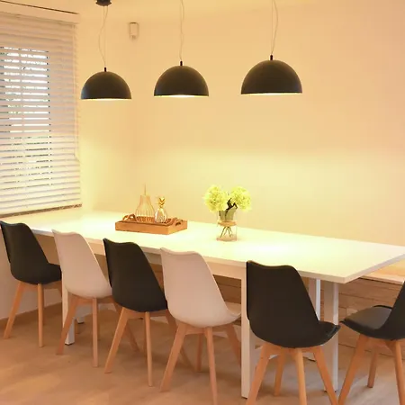 Superb With Garden In Serinchamps, Cleaning Included Serinchamps