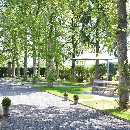 Superb With Garden In Serinchamps, Cleaning Included Vakantiehuis