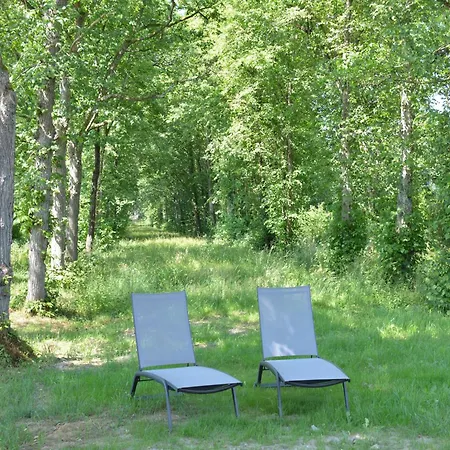 Superb With Garden In Serinchamps, Cleaning Included Vakantiehuis Serinchamps