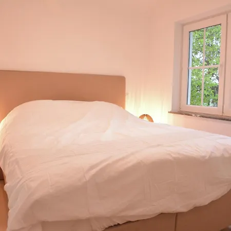 Vakantiehuis Superb With Garden In Serinchamps, Cleaning Included