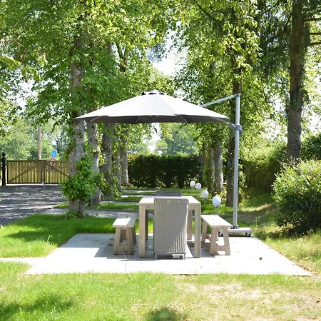Superb With Garden In Serinchamps, Cleaning Included Serinchamps